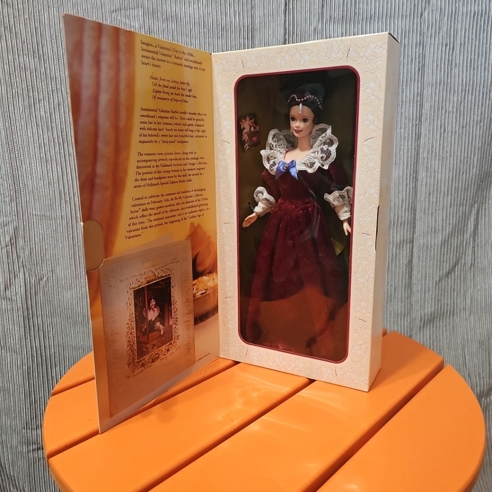 1996 Hallmark Sentimental‎ Valentine Barbie, NRFB, (16536) Non-Mint Box